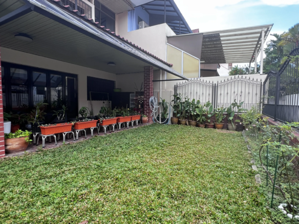 West Coast Gardens Corner Terrace for Sale Backyard